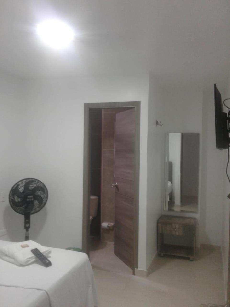 Hostal Piedra Del Sol Floridablanca Exterior foto